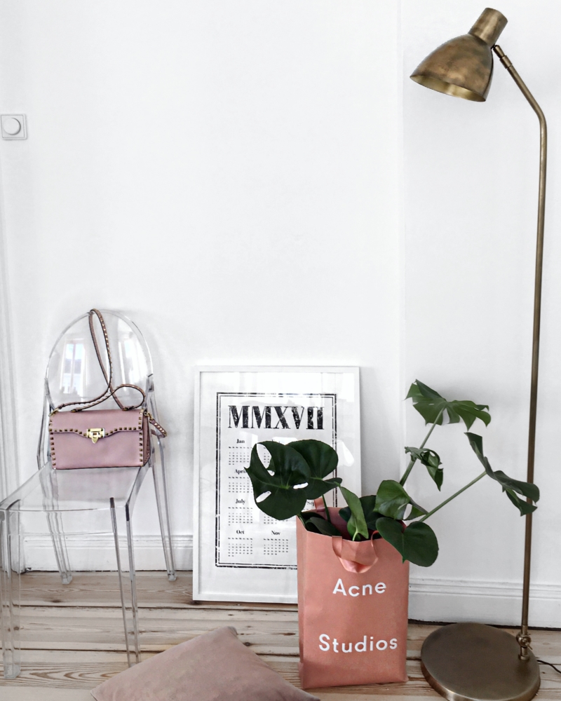 Dekoration - Stuhl, Pflanze, Bild, Lampe