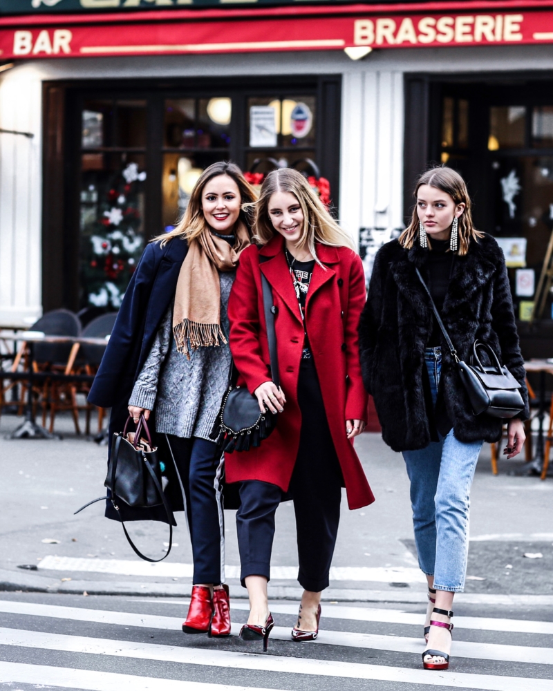 Bild mit Mädels auf Zebrastreifen